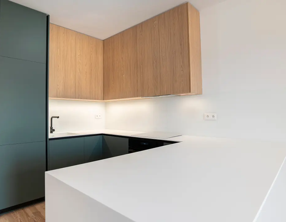 Close-up of a seamless solid surface worktop edge